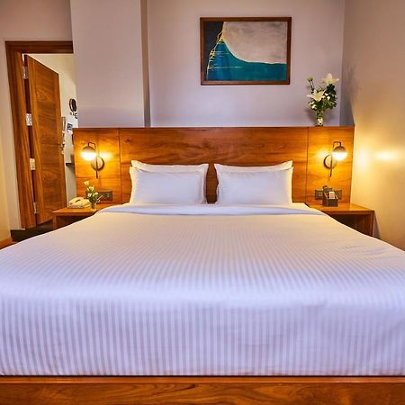 Visthara Hotel Bangalore Dış mekan fotoğraf