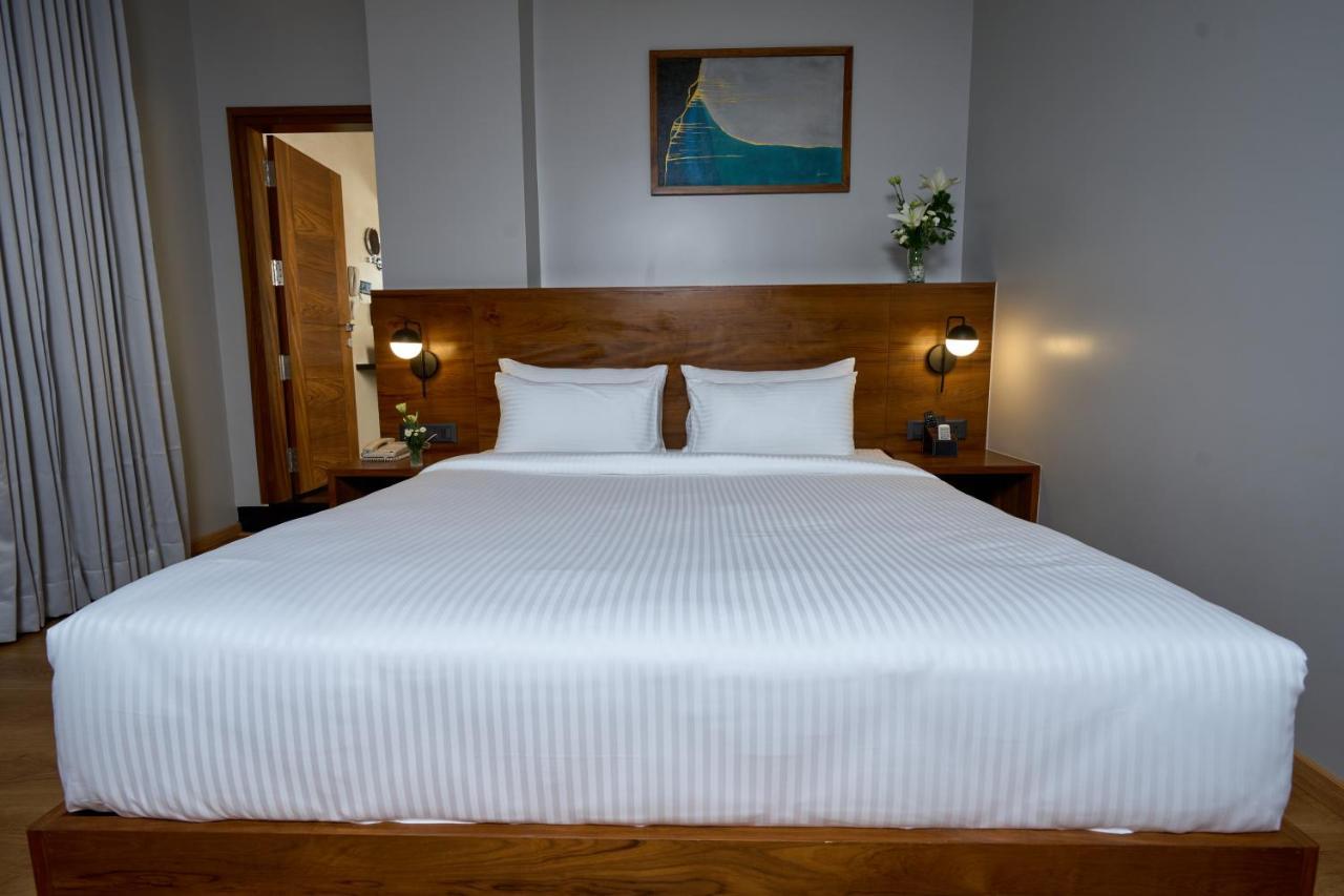 Visthara Hotel Bangalore Dış mekan fotoğraf